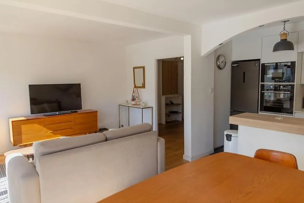 T2 Avec Terrasse. Residence Piscine/Parking Saint-Tropez